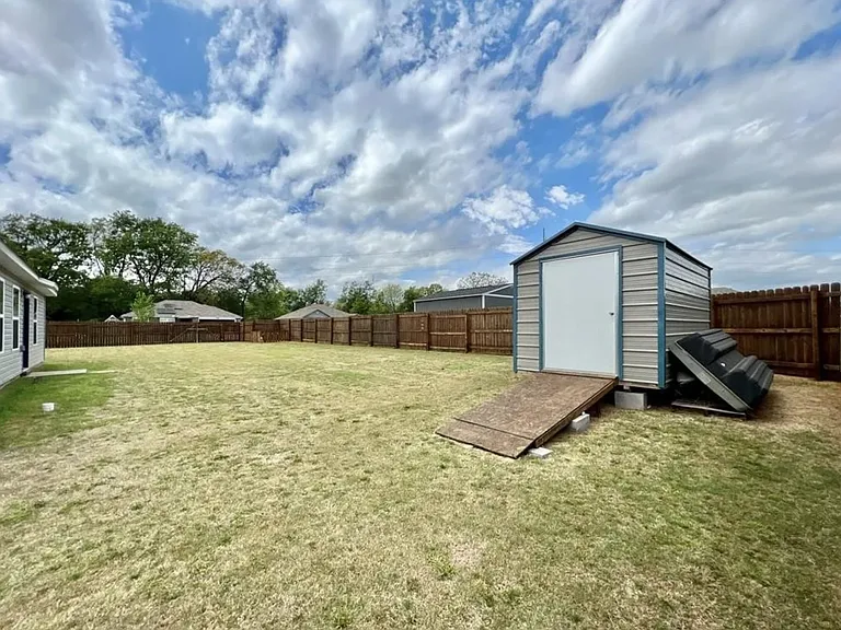 824 NW 68th Ave — Photo 12