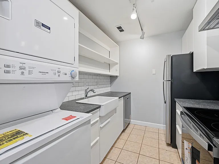 1211 Potomac Ave SE #B — Photo 7