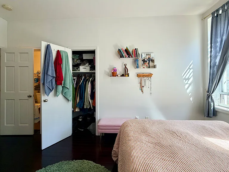262 Irving Ave #2R — Photo 9