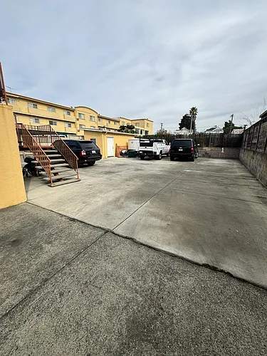 2019 7th St #2 Photo 1
