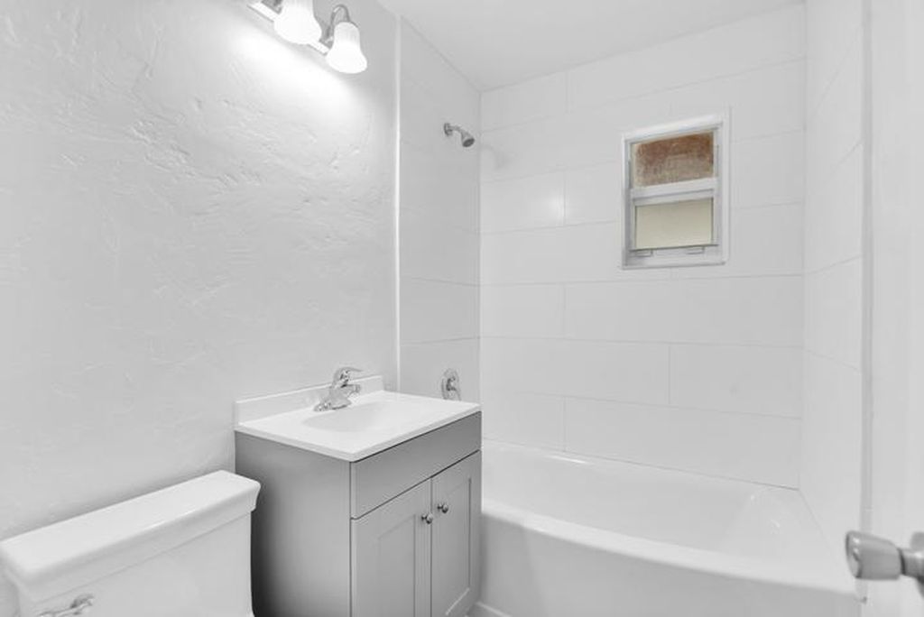8 NE 15th Ave, photo 7