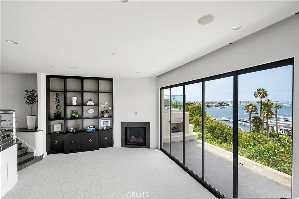 2 bed, 2.5 bath, 2217 sqft, $14,500 — Photo 4