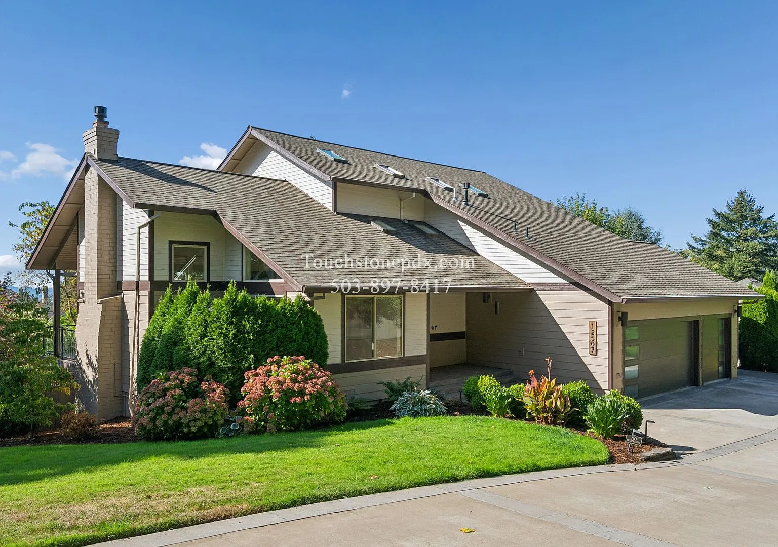 Gorgeous Setting Updated Large Home in SW Portland! — Photo 3