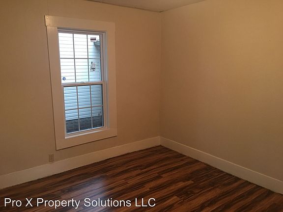 5th image of 209 E Park St
