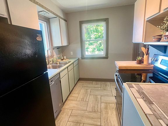 4th image of 203 W Glover St