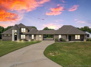 10085 Ratliff Dr, Claremore, OK 74017