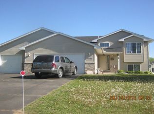 1000 Hillock St NW, Isanti, MN 55040