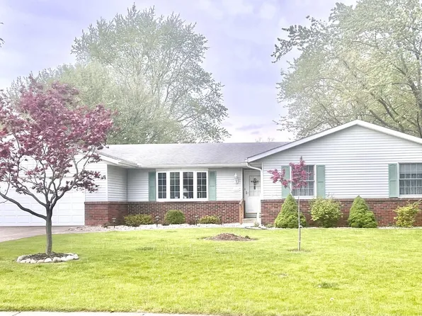 805 Bullseye Lake Rd, Valparaiso, IN 46383