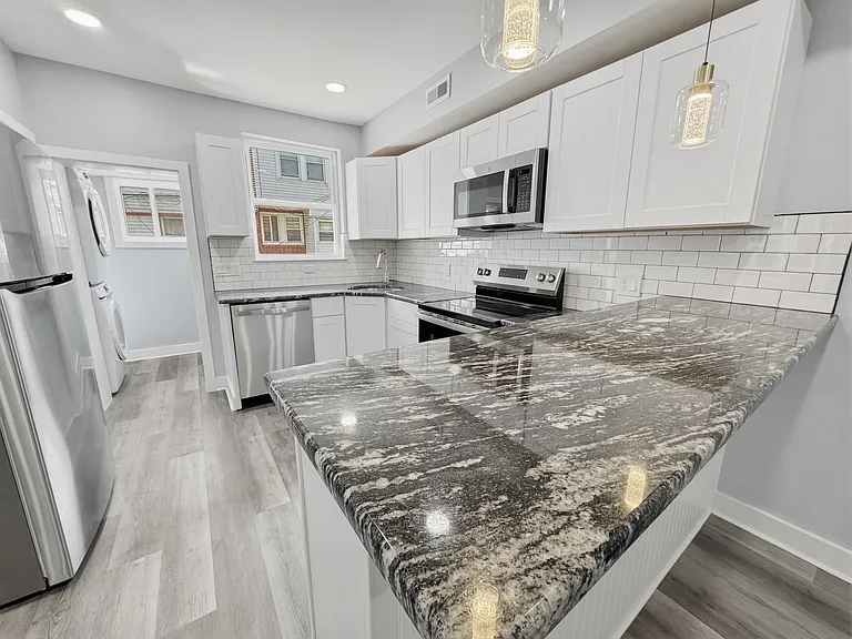 1816 Plymouth St — Photo 10