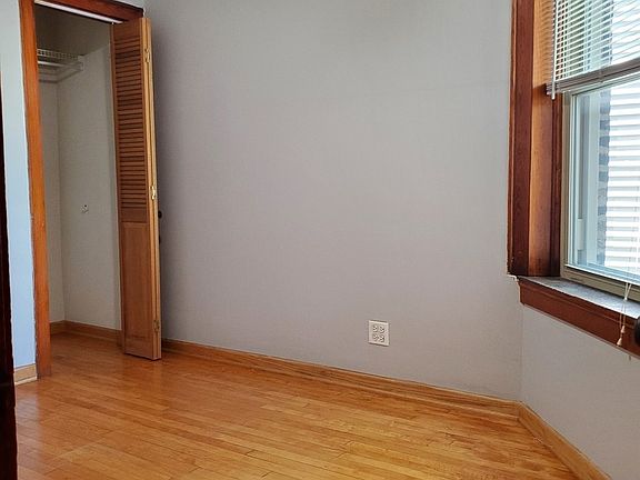 5th image of 3017 N Gresham Ave #2