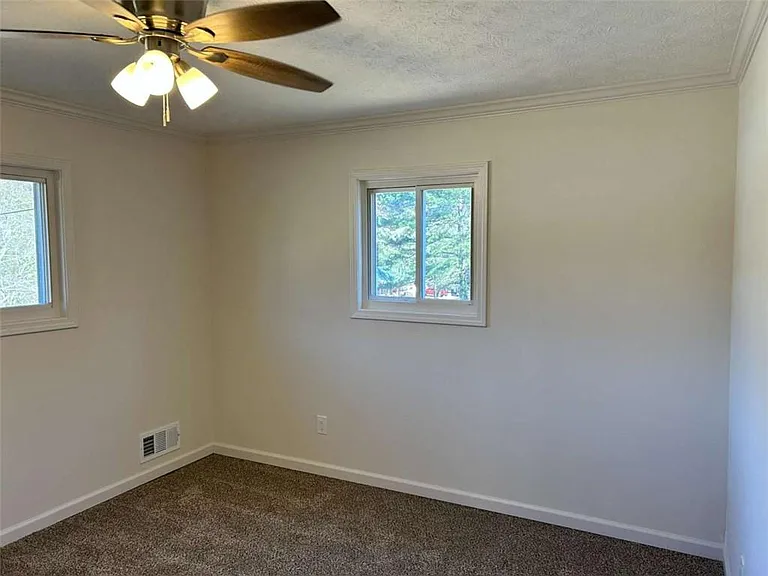 4642 Elmhurst Dr — Photo 25