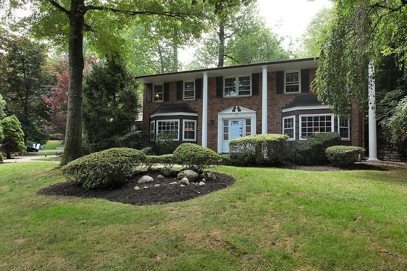 1st image of 89 Finch Dr