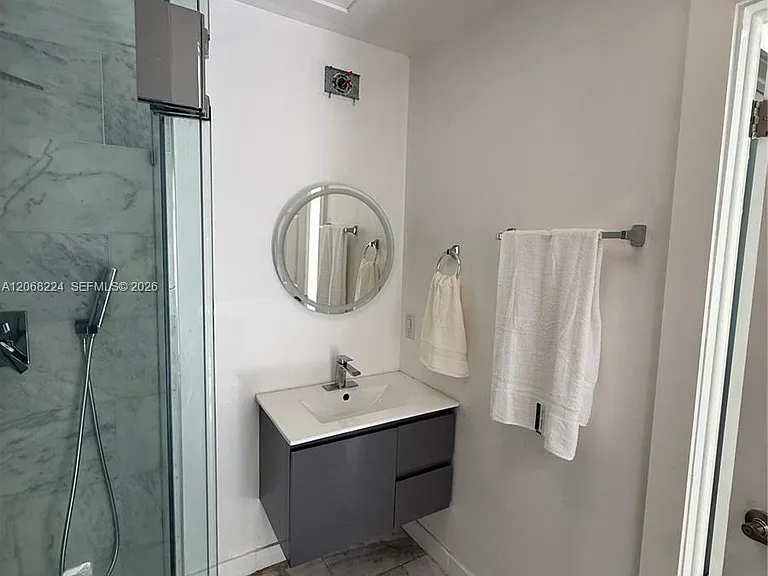1140 N Douglas Rd #0 — Photo 3