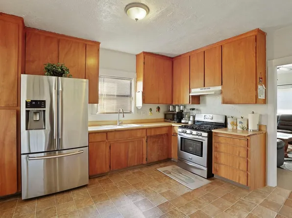 360 S East St, Stockton, CA 95205