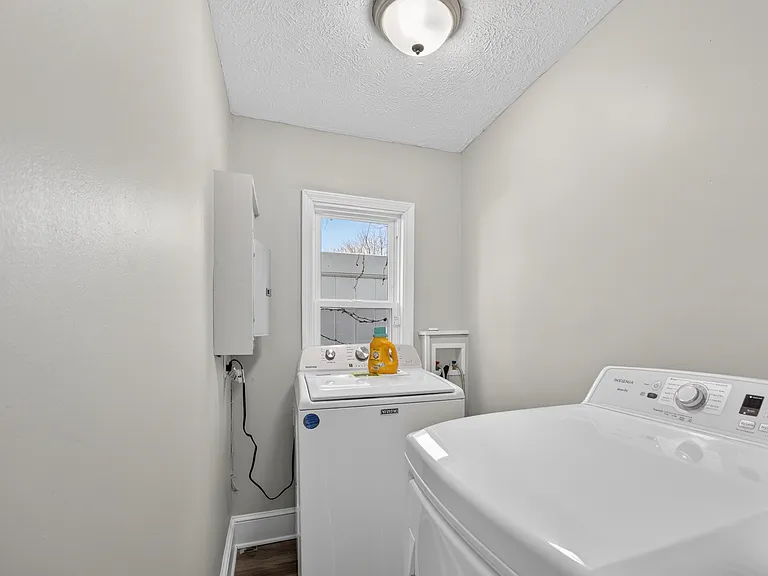 1566 Winchester Ave — Photo 4