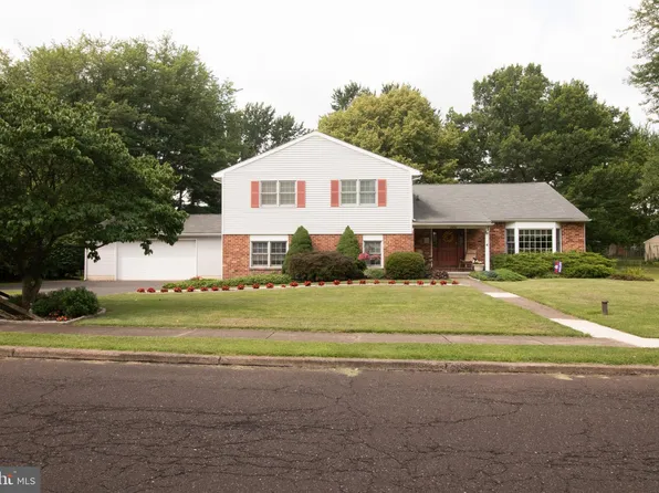 1372 Steven Ln, Lansdale, PA 19446