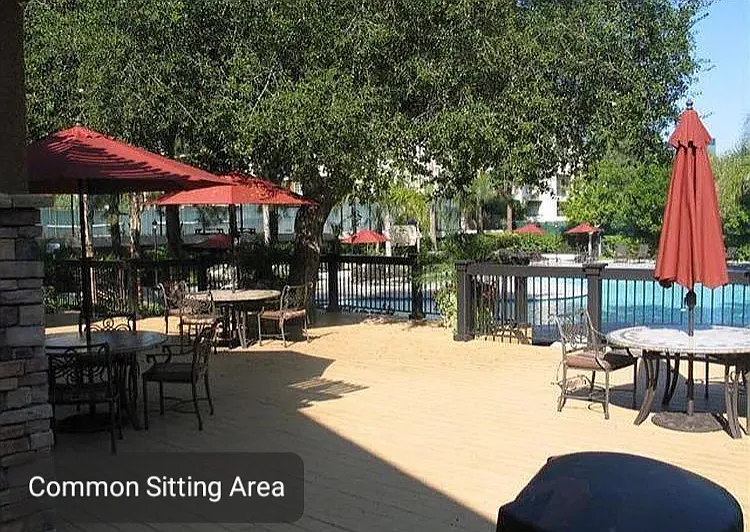 5565 Canoga Ave — Photo 2