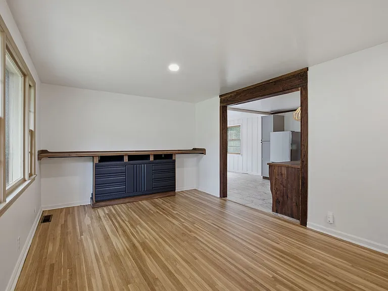 2923 Dunmore Dr — Photo 7