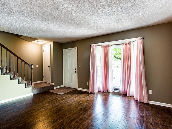 4th image of 503 Williamsburg Dr
