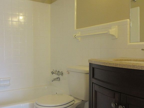 4th image of 1742 Kilarney Ave