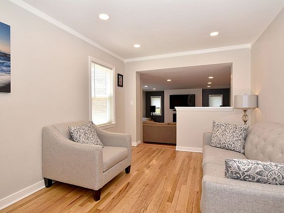 5th image of 2504 Oak St