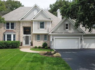8971 Hunters Trl, Woodbury, MN 55125