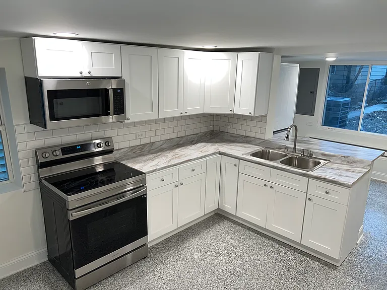3339 W Berteau Ave #2 — Photo 9