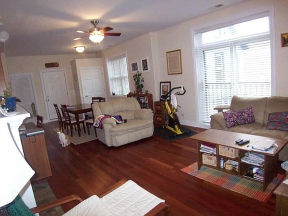 2nd image of 2045 N Kedzie Ave APT C2