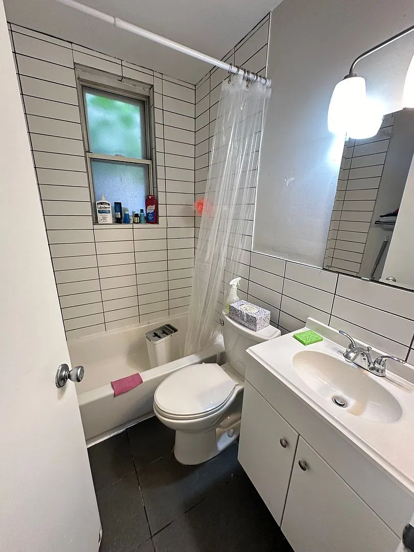 1428 W Master St. — Photo 4