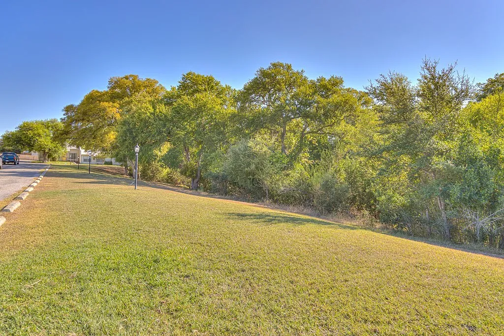 3 bed, 2.5 bath, 1680 sqft, $1,650 — Photo 4
