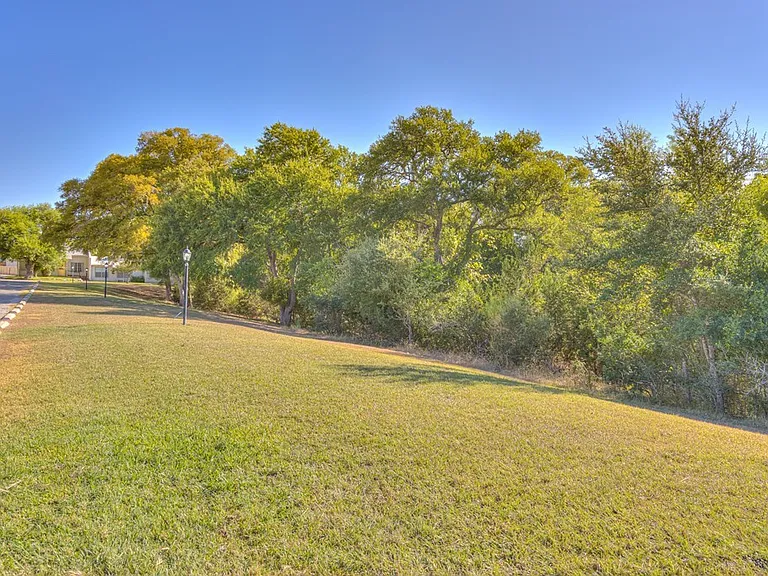 1908 Leslie Dr — Photo 4