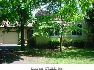 46 Hampshire Rd, Hamden, CT 06518