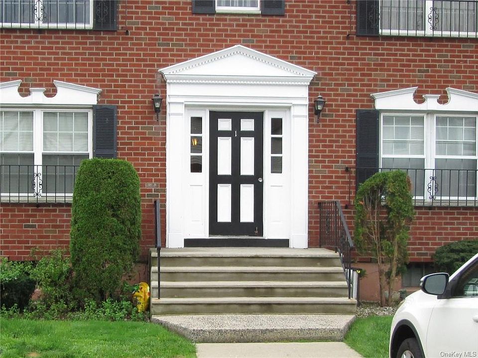 1st image of 1 Somerset Dr APT 10E