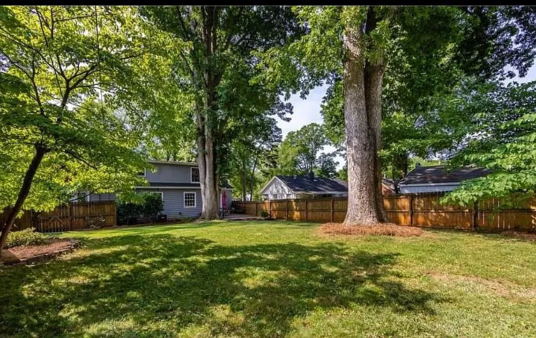 816 Sedgefield Rd — Photo 2