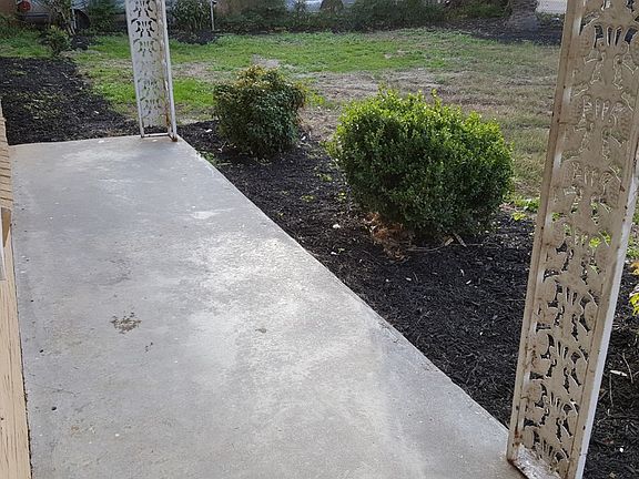 4th image of 324 Laurie Dr