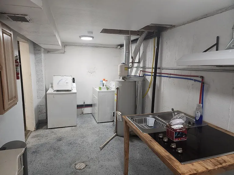 885 Spruce St #B — Photo 24