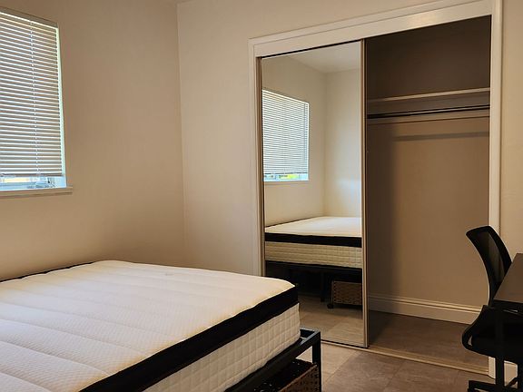 5th image of 2619 College Ave APT C