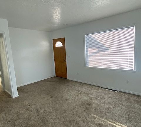 3rd image of 718 N 200 E