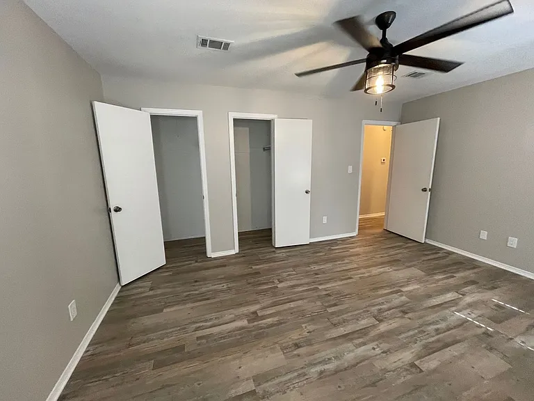 4615 Gladstone Dr — Photo 22