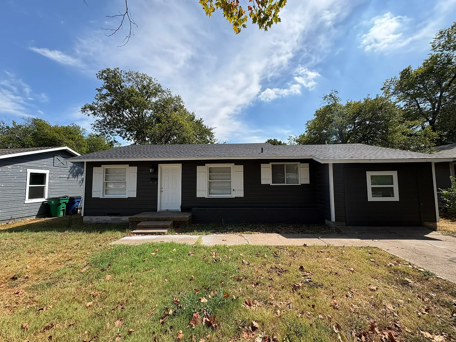 2 bed, 920 sqft, $1,950 — Photo 1