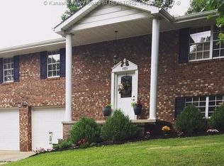 5404 Tanglewood Rd, Cross Lanes, WV 25313