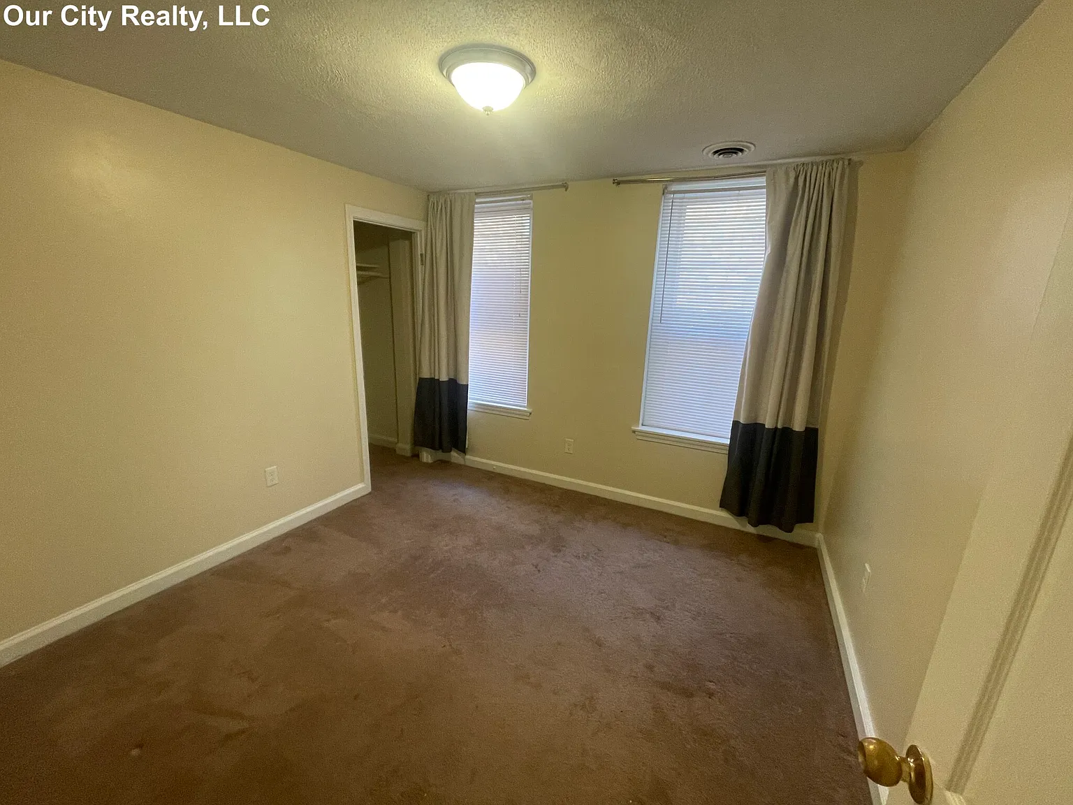 2 bed, 1.0 bath, $3,400 — Photo 2