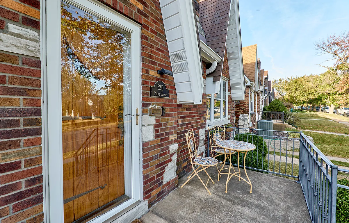 Building Photo - 5210 Pernod Ave