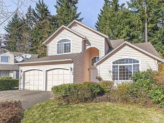 2nd image of 1106 NW Poppy Ct