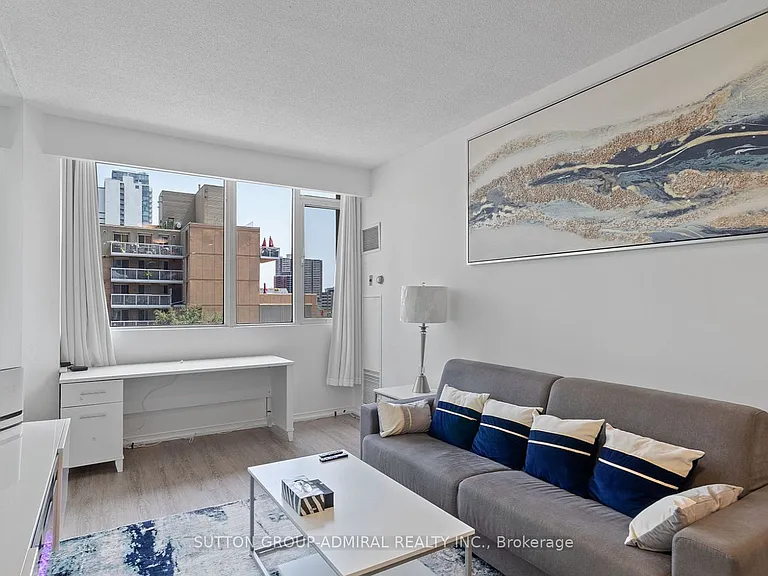 555 Yonge St #510 — Photo 25