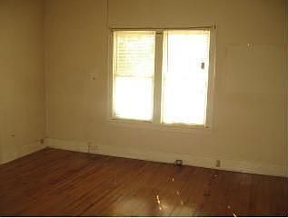 5th image of 114 Burkett St