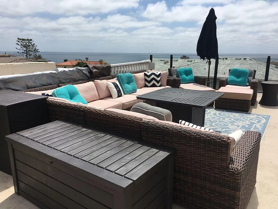 I've had 25+ people enjoy this deck space