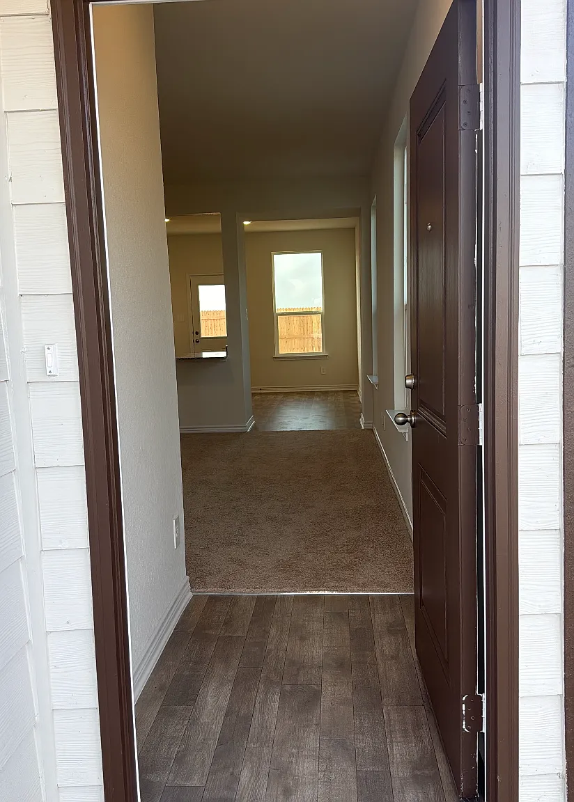 3 bed, 1243 sqft, $1,830 — Photo 2