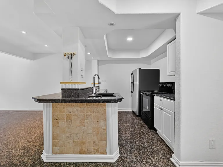 6111 Beverly Hill St #46 — Photo 11