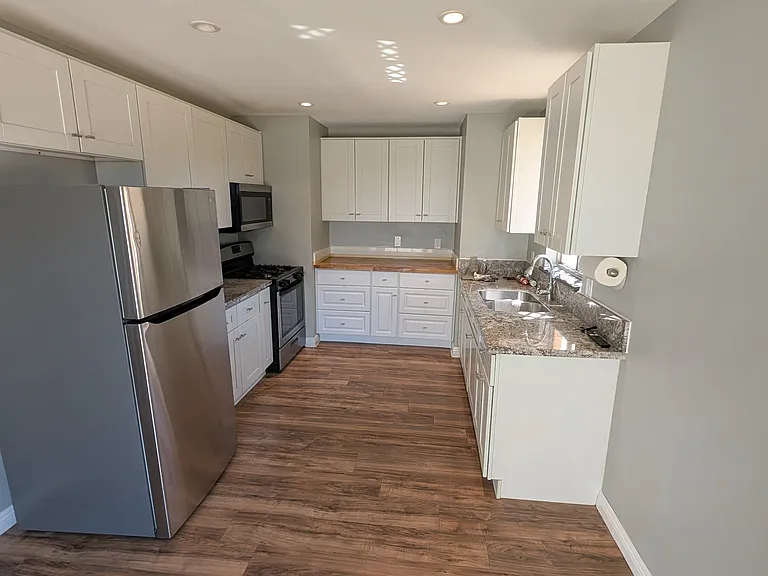 7580 Kellogg Ave — Photo 7
